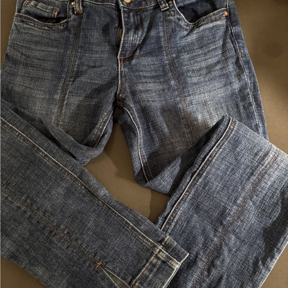 Kut gold label stevie straight with front leg seam details and slit. Size 6 - Picture 1 of 9